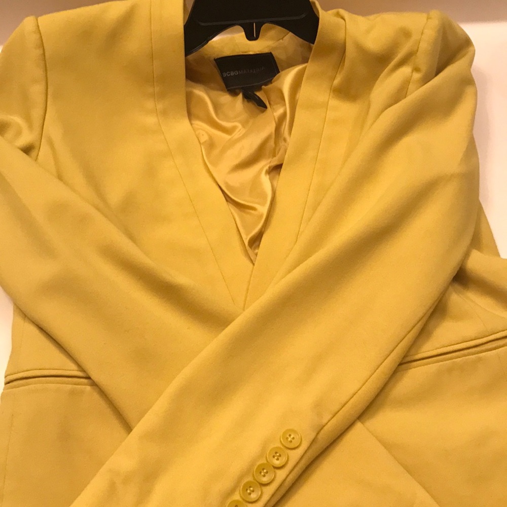 BCBG MAXAZRIA BLAZER